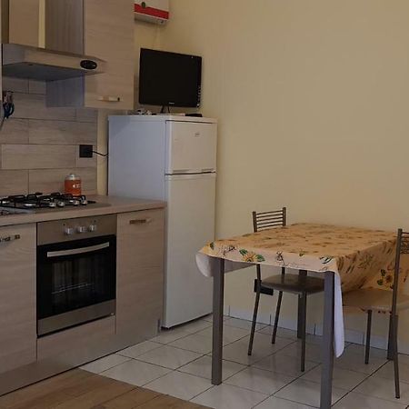 タルクイーニアCasa Arancioアパートメント エクステリア 写真